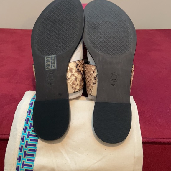 BNIB Tory Burch patos sandals - Picture 3 of 3